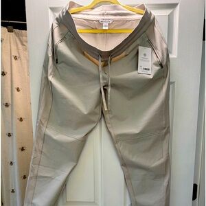 Athleta nwt sz16 joggers